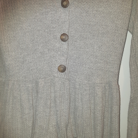 Brand New Rickis Gray Waffle Knit Peplum Top NWOT - Picture 7 of 11